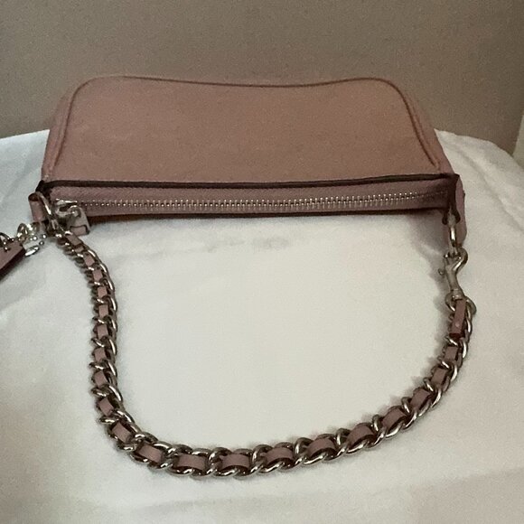 Coach Signature Debossed LG Wristlet with Chain BLUSH MINT #F22698 Never used - Picture 7 of 15